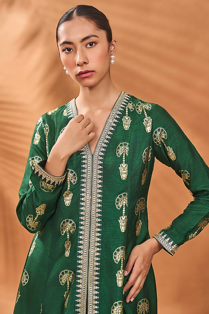 Green Raw Silk Foil Printed & Embroidered Tunic Set by Masaba at Pernia's Pop Up Shop