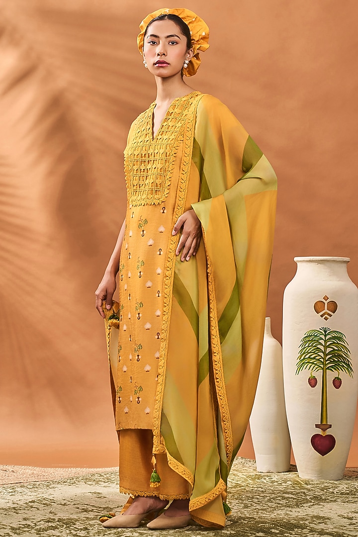 Yellow Raw Silk Digital Printed Straight Kurta Set by Masaba at Pernia's Pop Up Shop