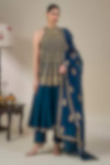 Teal Silk Embroidered Overlay Crushed Kurta Set by Masaba at Pernia's Pop Up Shop