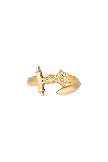 Gold Finish Oathkeeper Ring Design by Masaba X GOT at Pernia's Pop Up ...