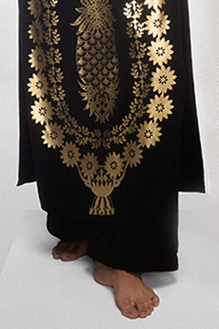 Midnight Black Crepe Printed & Embellished Kurta Set by Masaba at Pernia's Pop Up Shop