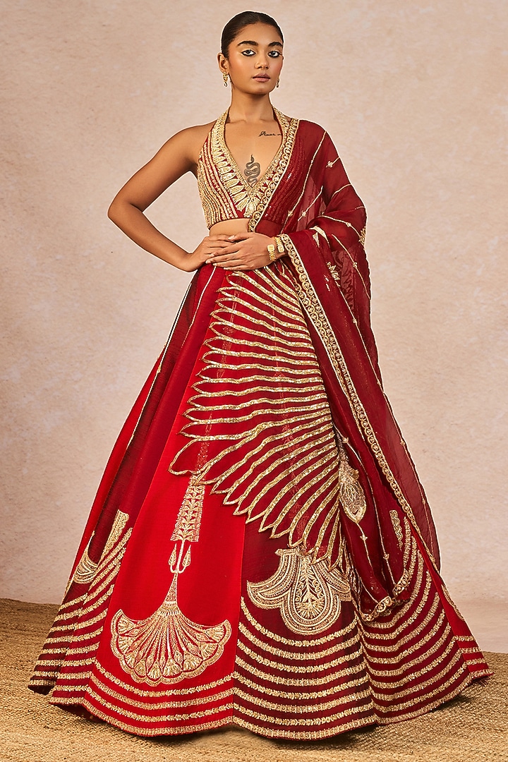 Red Shaded Raw Silk Paankh-Bagh Motif Embroidered Bridal Lehenga Set by Masaba at Pernia's Pop Up Shop