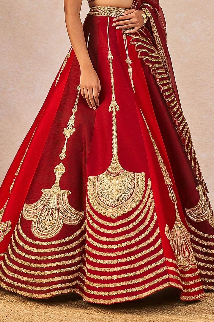 Red Shaded Raw Silk Paankh-Bagh Motif Embroidered Bridal Lehenga Set by Masaba at Pernia's Pop Up Shop