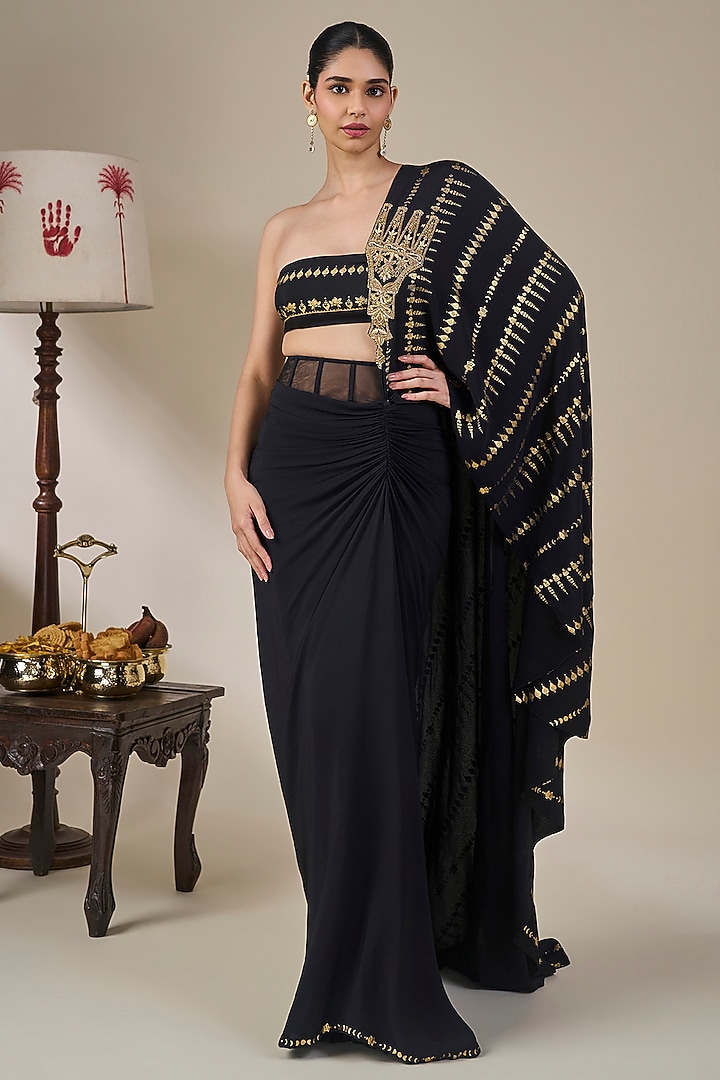 Black Crepe Silk Foil Printed Pre-Stitched Wedding Saree Set by Masaba at Pernia's Pop Up Shop
