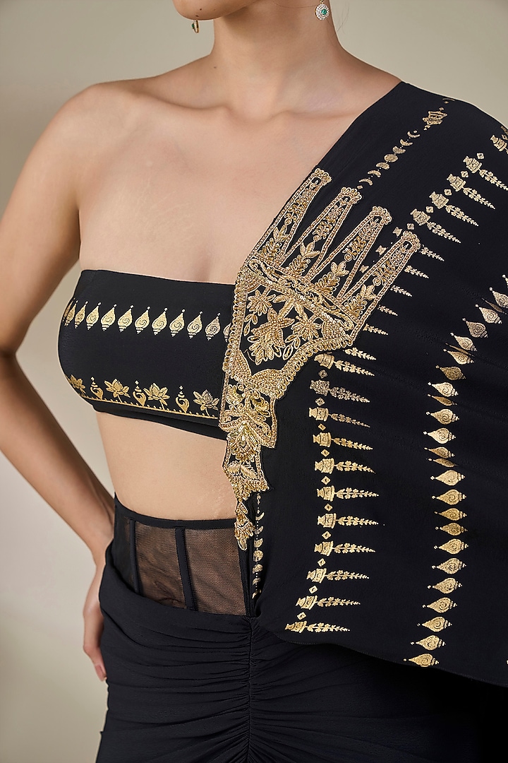 Black Crepe Silk Foil Printed Pre-Stitched Wedding Saree Set by Masaba at Pernia's Pop Up Shop