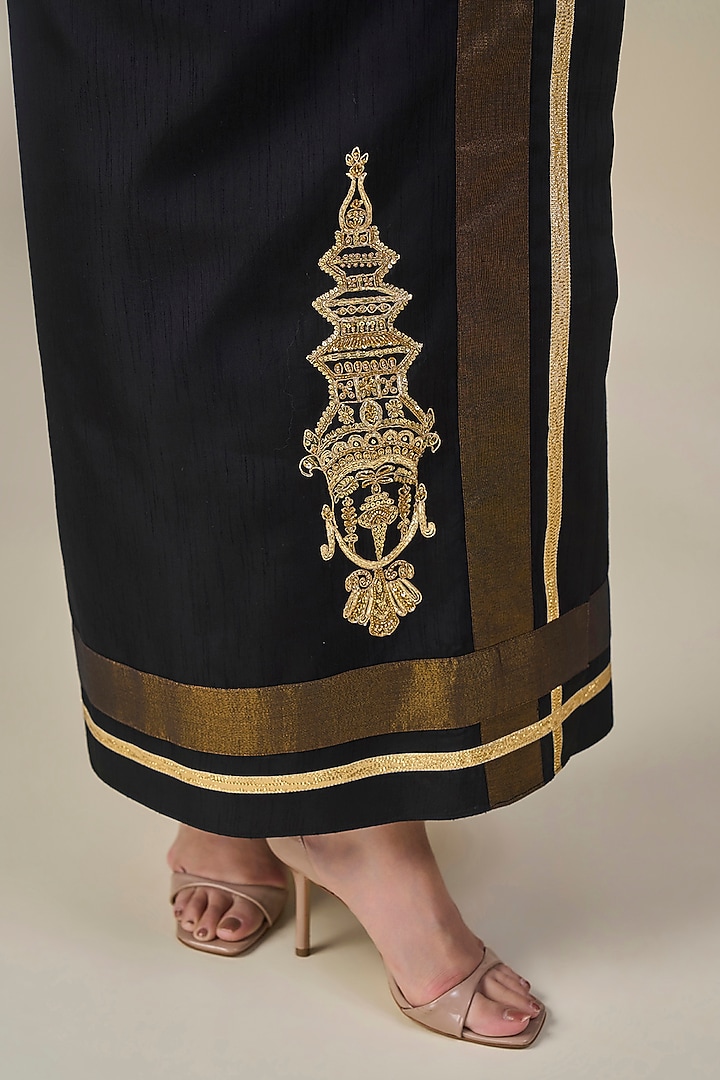 Black & White Ombre Viscose Slub Lungi Skirt Set by Masaba at Pernia's Pop Up Shop