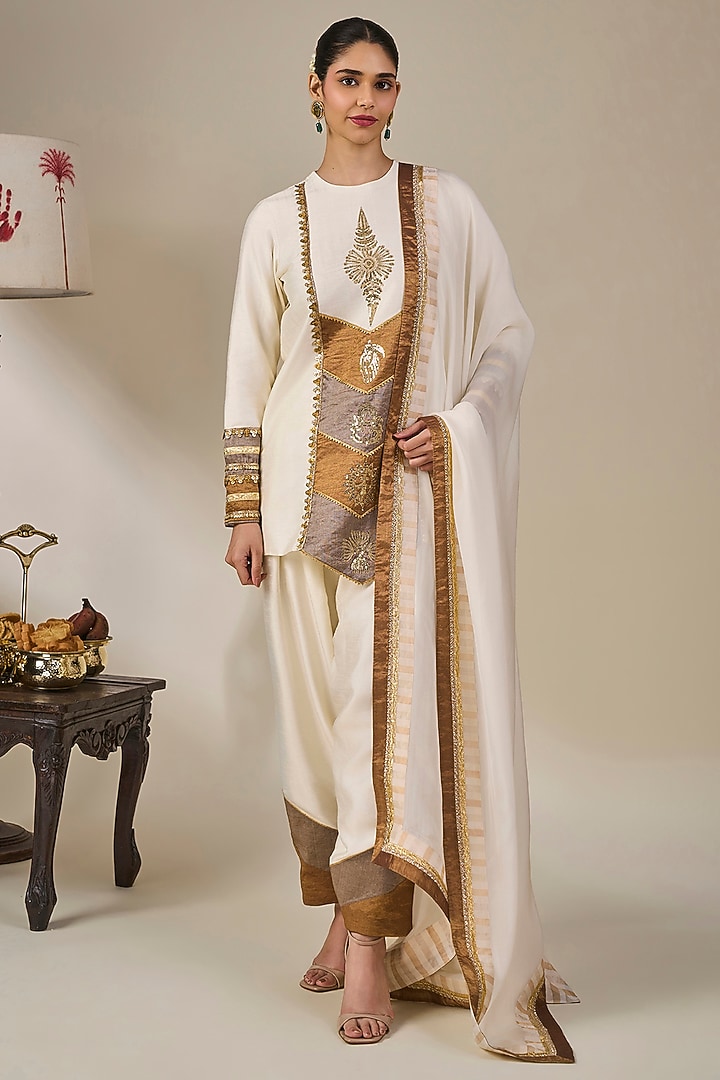 Ivory Viscose Slub Patchwork Kurta Set by Masaba at Pernia's Pop Up Shop