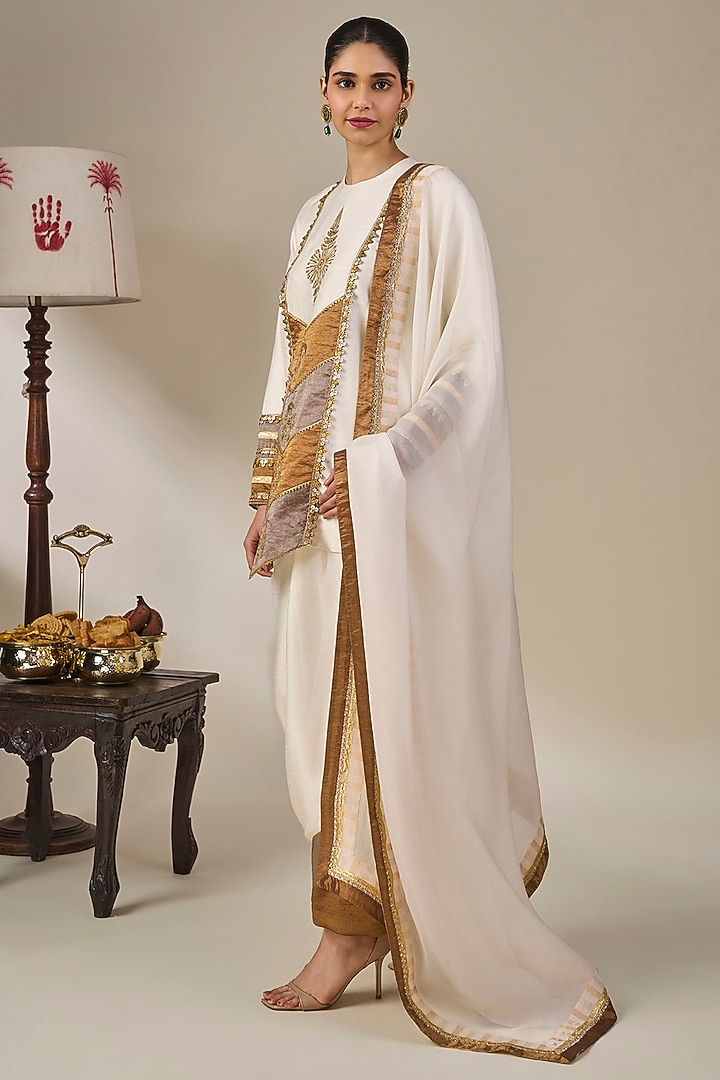 Ivory Viscose Slub Patchwork Kurta Set by Masaba at Pernia's Pop Up Shop