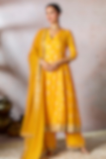 Yellow Raw Silk Foil Printed & Embellished A-Line Kurta Set by Masaba at Pernia's Pop Up Shop