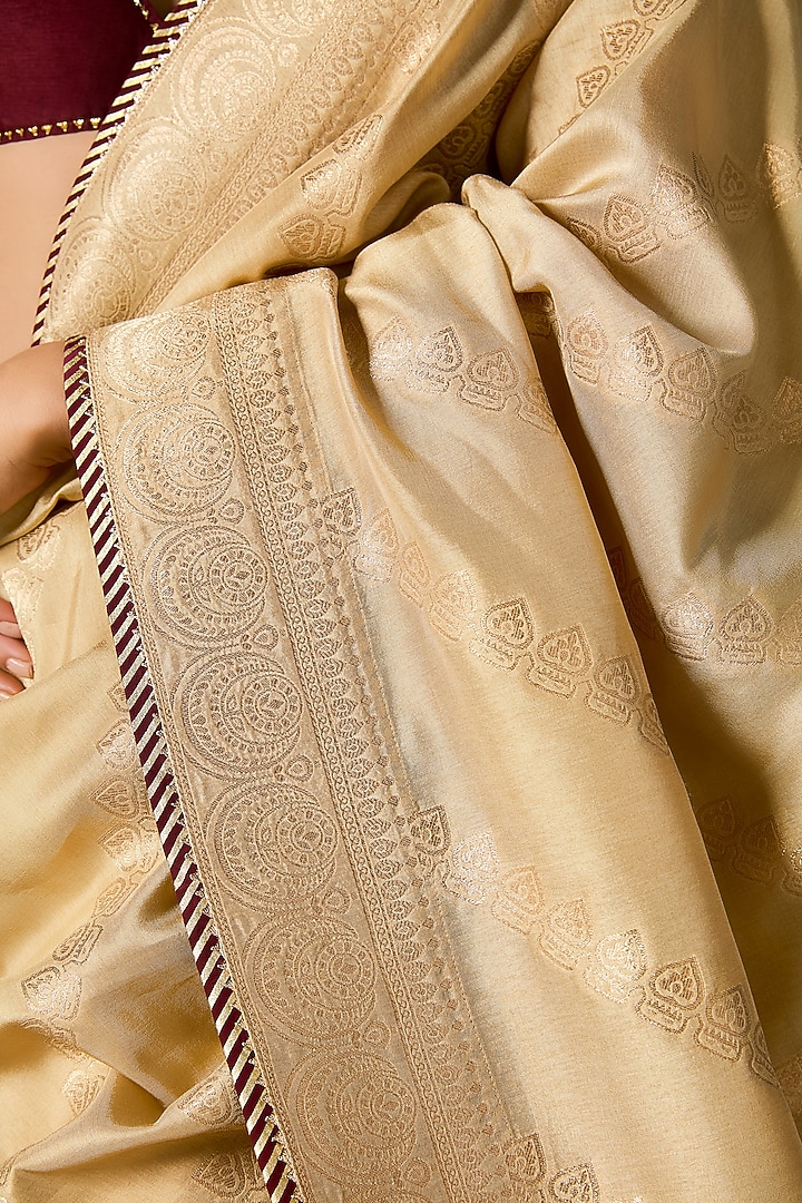 Beige Jacquard Silk Pinstriped Party Wear Saree Set by Masaba at Pernia's Pop Up Shop