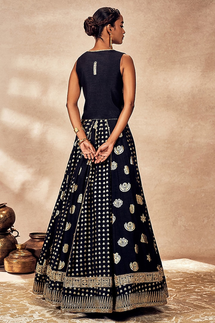 Black Raw Silk Foil Printed & Kinari Embellished Wedding Lehenga Set by Masaba at Pernia's Pop Up Shop