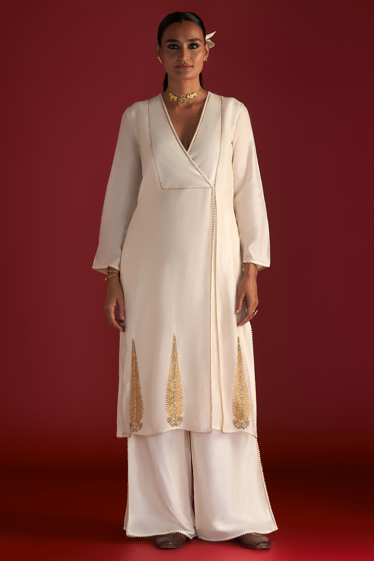 Ivory Raw Silk Embroidered Kurta Set by Masaba at Pernia's Pop Up Shop