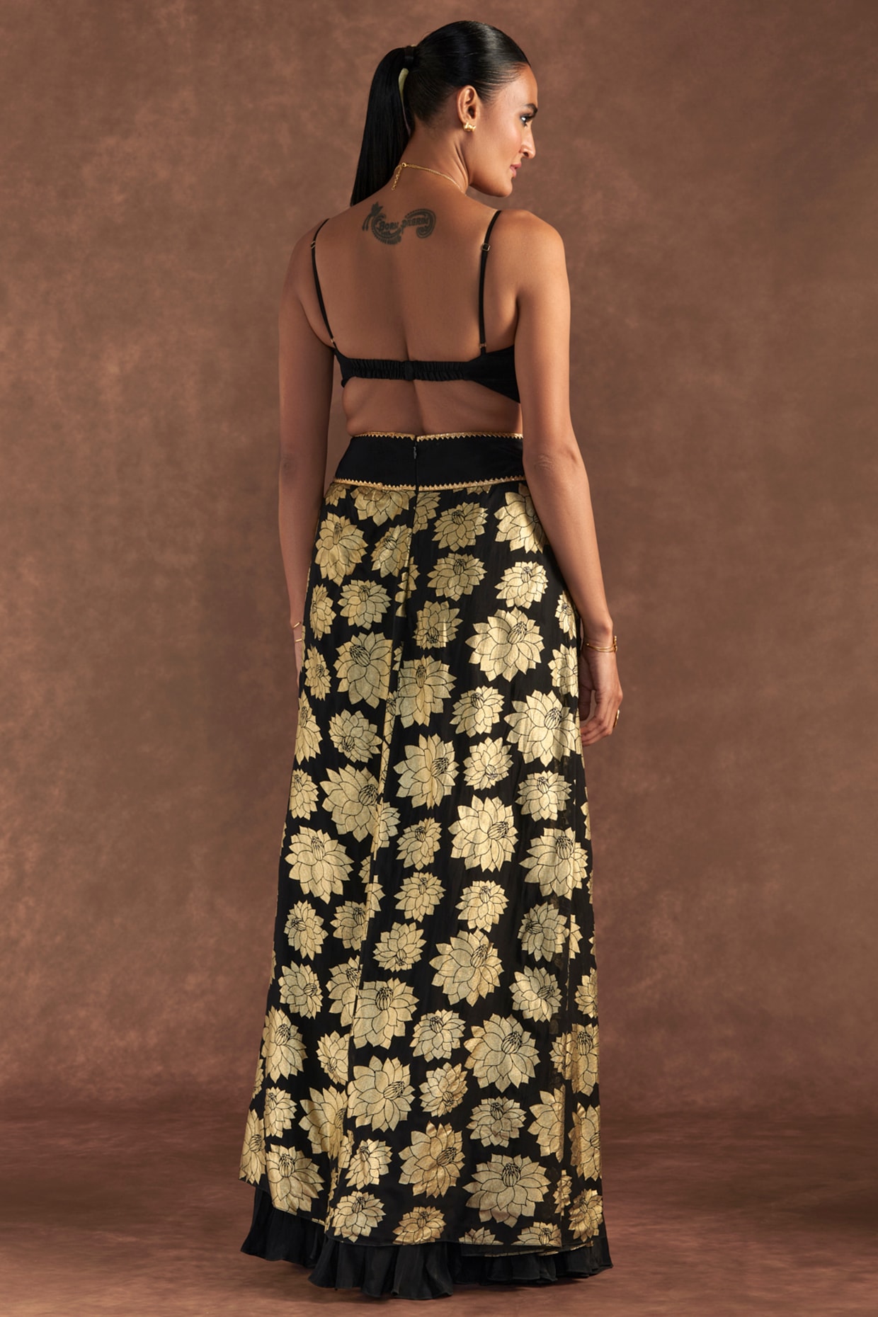 Plus Black Side Split Crepe Mini Skirt | PrettyLittleThing