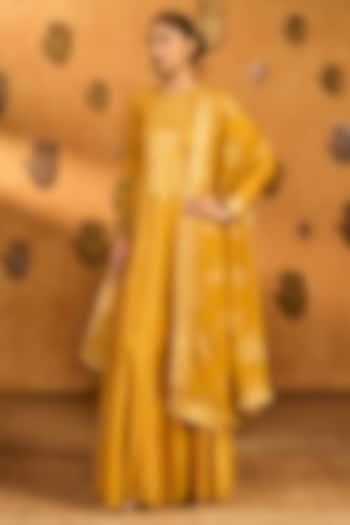 Yellow Chanderi Foil Printed Wedding Anarkali Set by Masaba at Pernia's Pop Up Shop