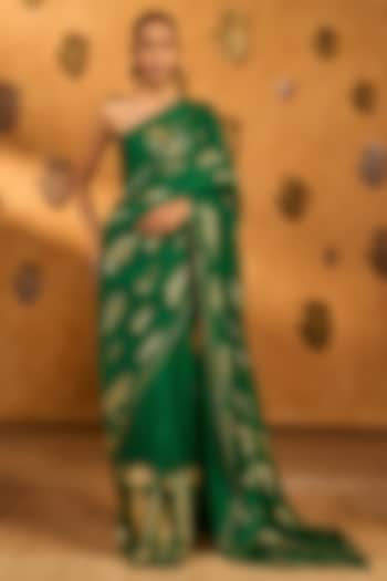 Green Raw Silk Foil Printed Wedding Saree Set by Masaba at Pernia's Pop Up Shop