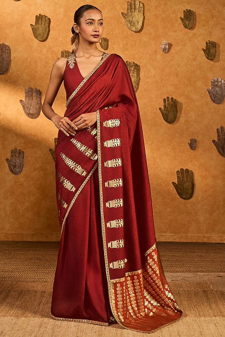 Red Raw Silk Placement Foil Printed Party Wear Saree Set by Masaba at Pernia's Pop Up Shop