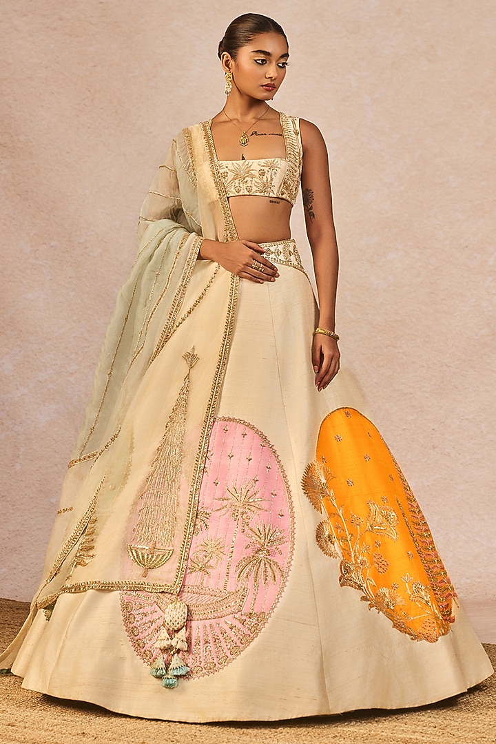 Ivory Raw Silk Chaand Kashti & Gul Jharokha Embroidered Bridal Lehenga Set by Masaba at Pernia's Pop Up Shop