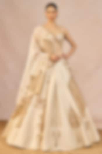 Ivory & Gold Tissue Paan-Phool Motif Embroidered Bridal Lehenga Set by Masaba at Pernia's Pop Up Shop