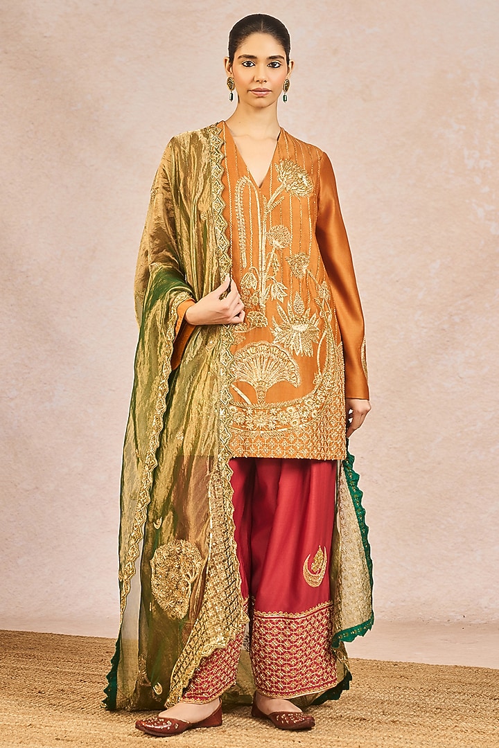 Rust Chanderi Gul Jharokha Chaand Motif Embroidered Kurta Set by Masaba at Pernia's Pop Up Shop