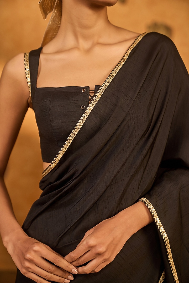 Black Raw Silk Foil Printed Party Wear Saree Set by Masaba at Pernia's Pop Up Shop