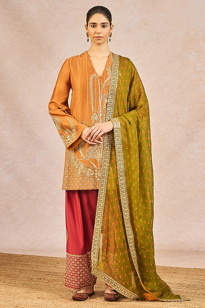 Rust Chanderi Gul Jharokha Chaand Motif Embroidered Kurta Set by Masaba at Pernia's Pop Up Shop