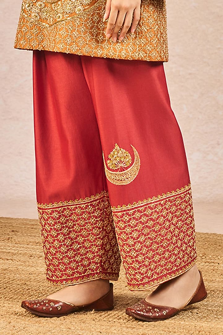 Rust Chanderi Gul Jharokha Chaand Motif Embroidered Kurta Set by Masaba at Pernia's Pop Up Shop