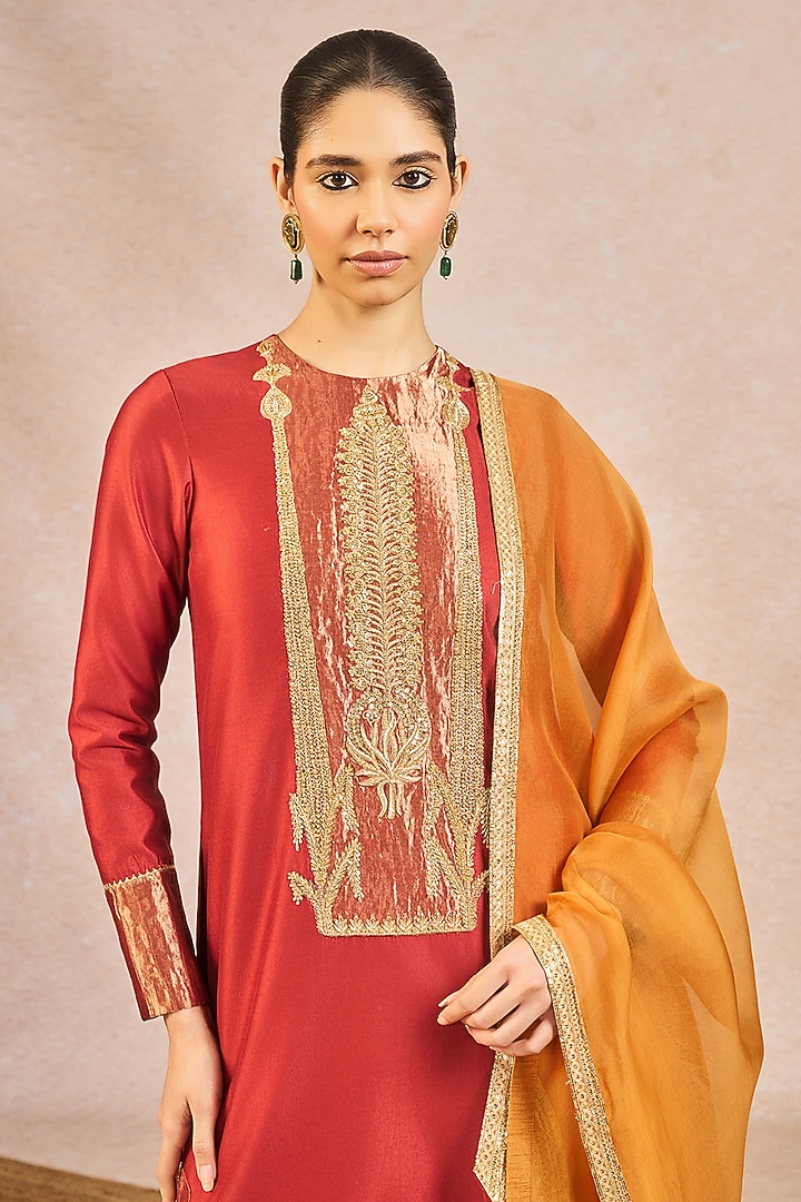 Rust Silk Mithi Makaai Motif Embroidered Kurta Set by Masaba at Pernia's Pop Up Shop