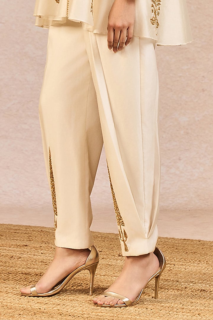 Ivory Chanderi Kashmiri Kali Motif Embroidered Short Kurta Set by Masaba at Pernia's Pop Up Shop