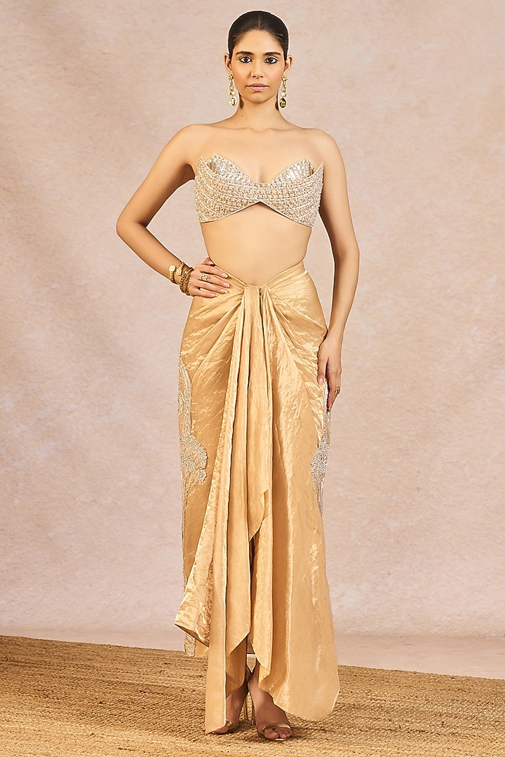 Gold Tissue Gul Jharokha Motif Embroidered Veshti Set by Masaba at Pernia's Pop Up Shop