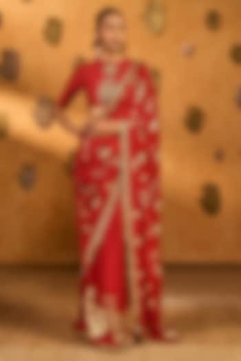 Red Mul Silk Gold Foil Printed Wedding Saree Set by Masaba at Pernia's Pop Up Shop