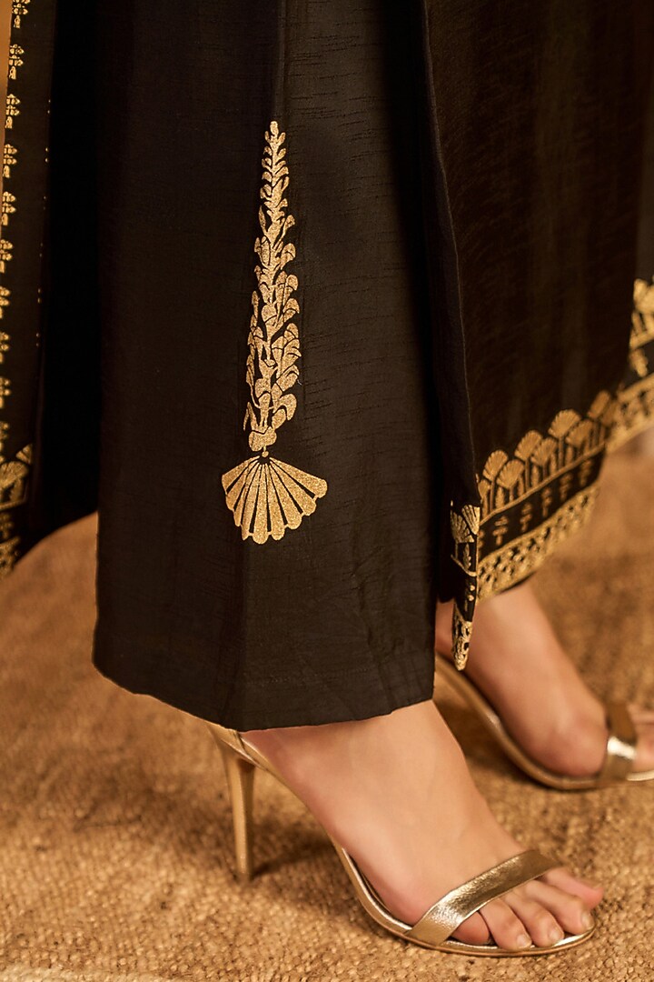 Black Raw Silk Foil Printed & Embroidered Kurta Set by Masaba at Pernia's Pop Up Shop