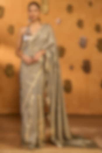 Claymelt Grey Raw Silk Totem Line Foil Printed Party Wear Saree Set by Masaba at Pernia's Pop Up Shop