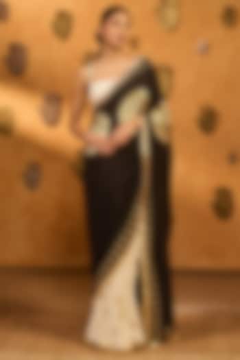 Black & Ivory Crepe Moonfish Foil Printed Party Wear Saree Set by Masaba at Pernia's Pop Up Shop