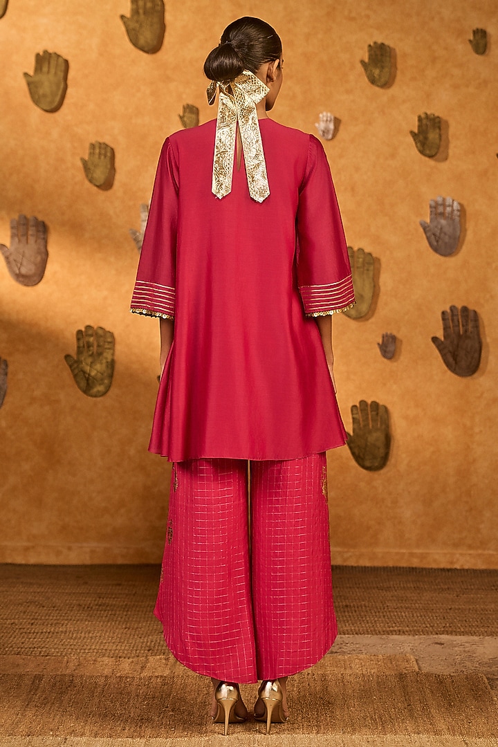 Raspberry Raw Silk Coin Embellished Kurta Set by Masaba at Pernia's Pop Up Shop