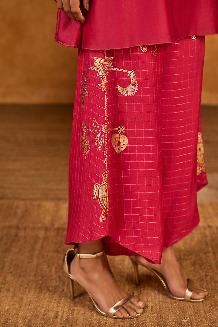 Raspberry Raw Silk Coin Embellished Kurta Set by Masaba at Pernia's Pop Up Shop