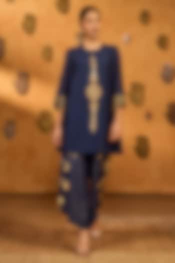 Sapphire Blue Raw Silk Hand Embroidered Kurta Set by Masaba at Pernia's Pop Up Shop