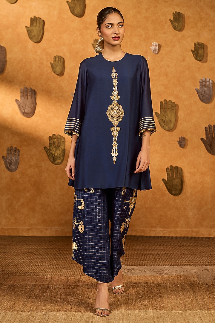 Sapphire Blue Raw Silk Hand Embroidered Kurta Set by Masaba at Pernia's Pop Up Shop