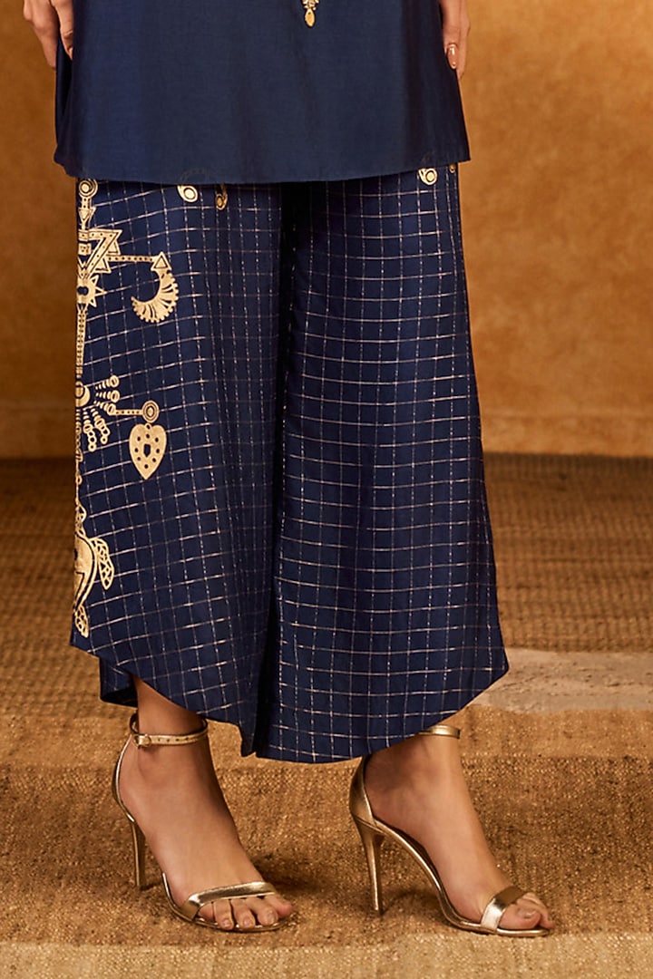 Sapphire Blue Raw Silk Hand Embroidered Kurta Set by Masaba at Pernia's Pop Up Shop
