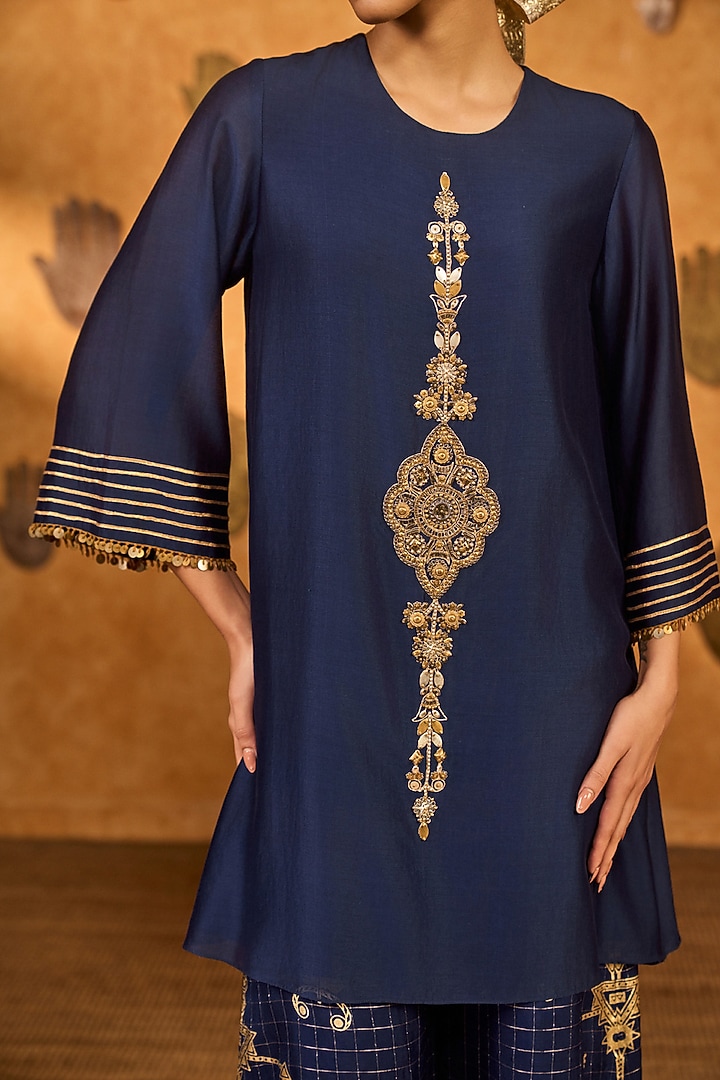 Sapphire Blue Raw Silk Hand Embroidered Kurta Set by Masaba at Pernia's Pop Up Shop