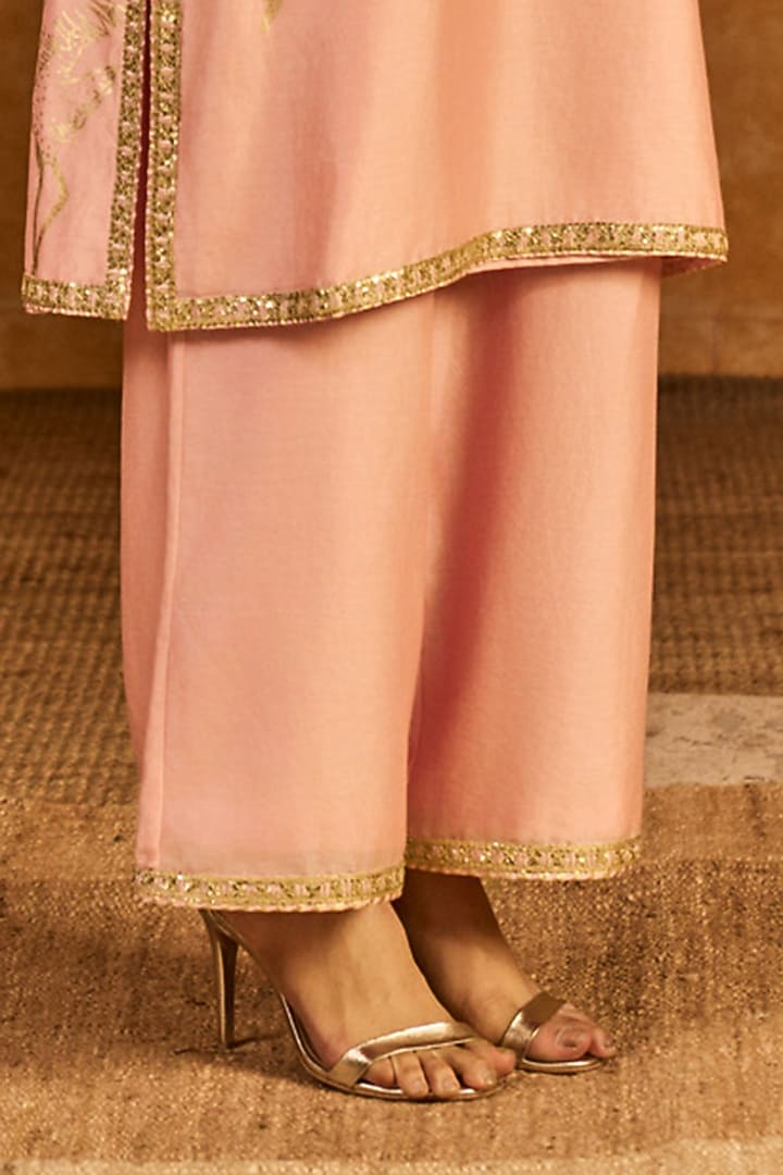 Baby Pink Chanderi Foil Printed Kurta Set by Masaba at Pernia's Pop Up Shop
