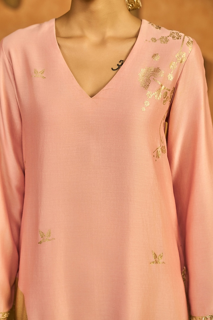 Baby Pink Chanderi Foil Printed Kurta Set by Masaba at Pernia's Pop Up Shop