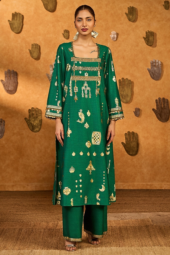 Green Raw Silk Hand Embroidered & Printed Kurta Set by Masaba at Pernia's Pop Up Shop