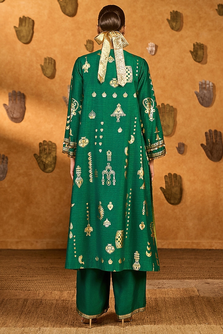 Green Raw Silk Hand Embroidered & Printed Kurta Set by Masaba at Pernia's Pop Up Shop