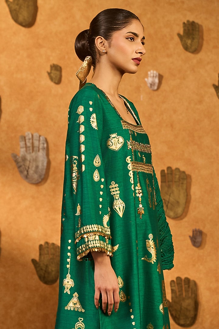 Green Raw Silk Hand Embroidered & Printed Kurta Set by Masaba at Pernia's Pop Up Shop