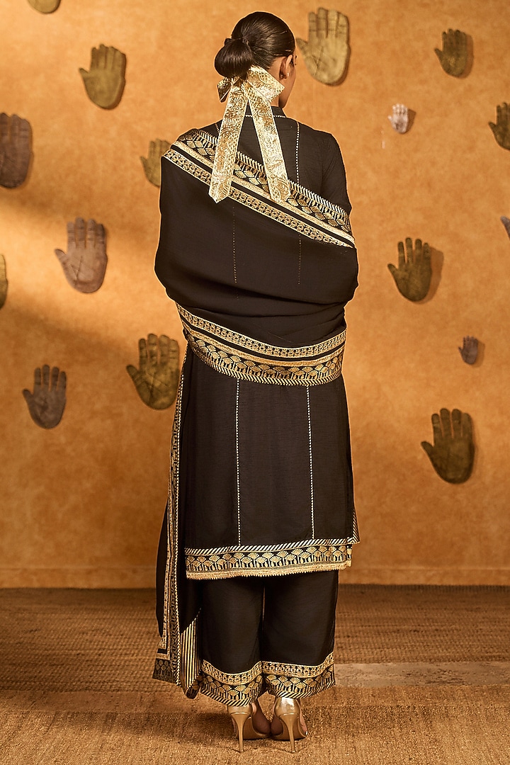 Black Raw Silk Foil Printed Kurta Set by Masaba at Pernia's Pop Up Shop