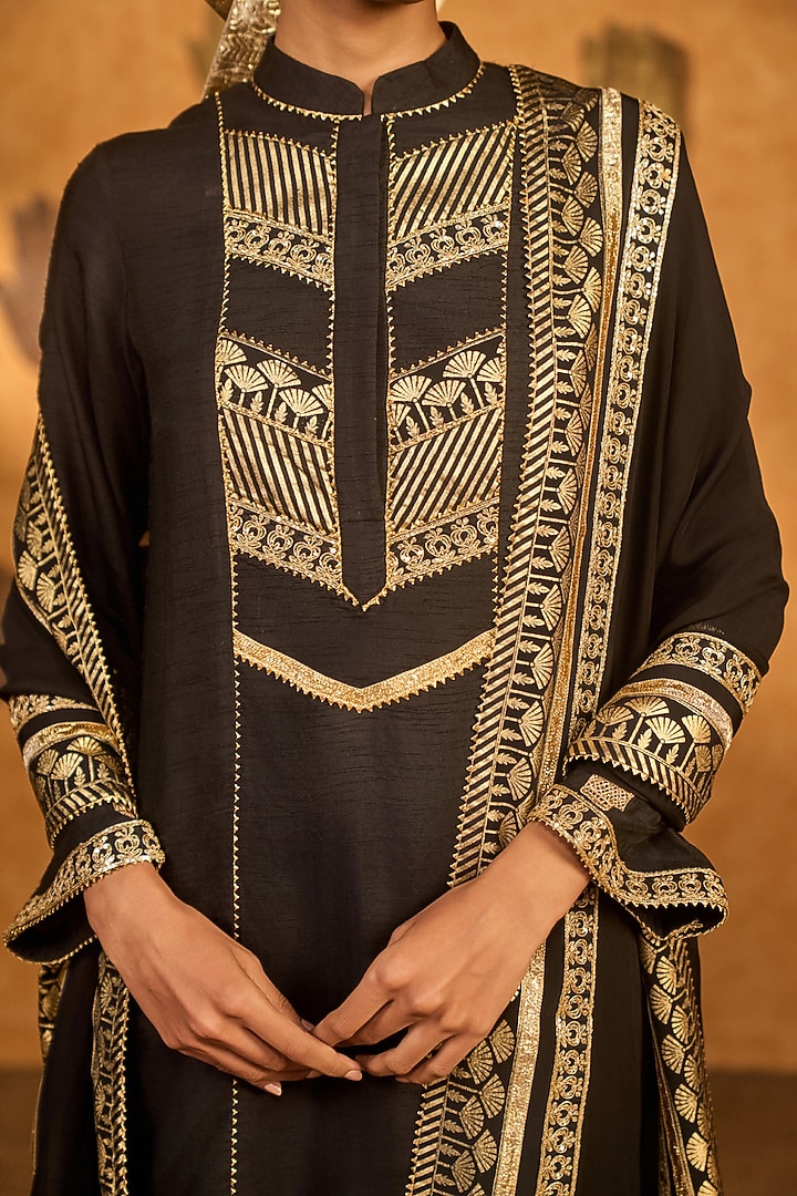 Black Raw Silk Foil Printed Kurta Set by Masaba at Pernia's Pop Up Shop