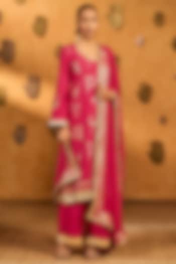 Pink Raw Silk Foil Printed & Embroidered Kurta Set by Masaba at Pernia's Pop Up Shop