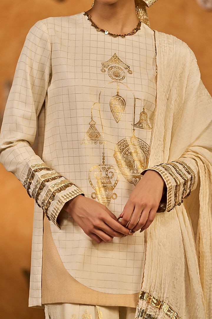 Ivory Zari Checks Foil Printed A-Line Kurta Set by Masaba at Pernia's Pop Up Shop