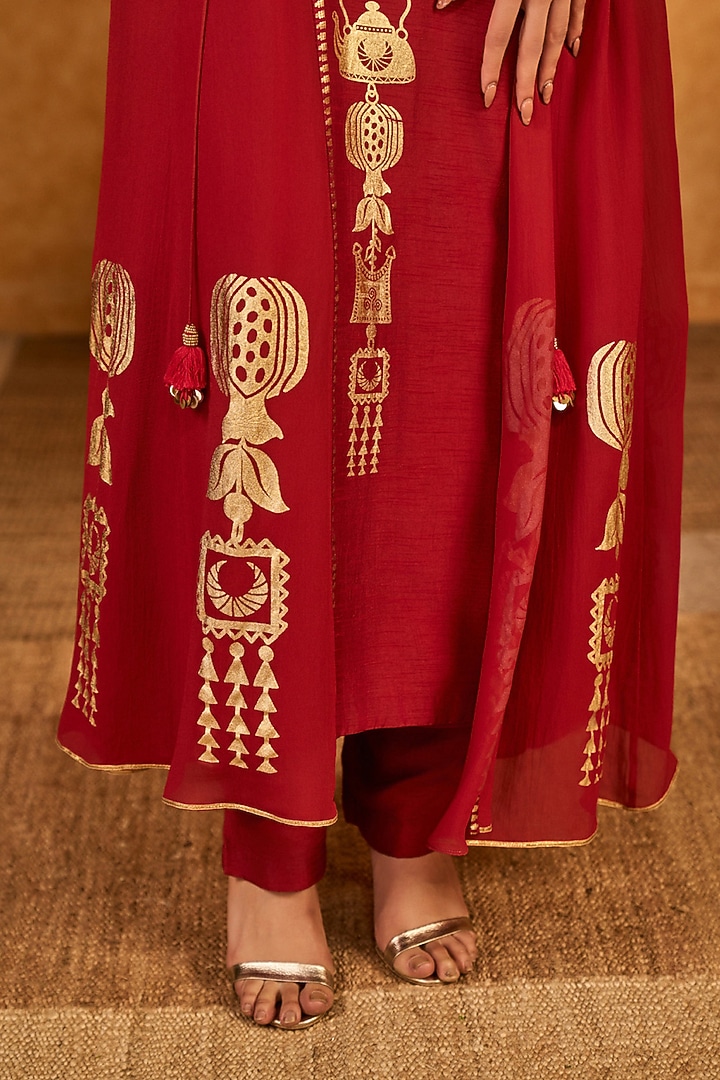 Red Georgette Foil Printed Jacket Set by Masaba at Pernia's Pop Up Shop