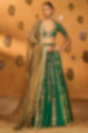 Green Raw Silk Foil Printed Crushed Wedding Lehenga Set by Masaba at Pernia's Pop Up Shop